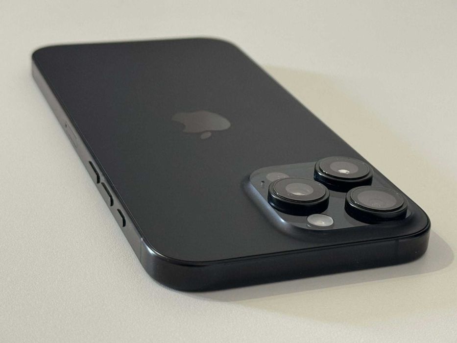 Бартер! Като НОВ! iPhone 16 Pro Max Black Titanium (Черен) 92%