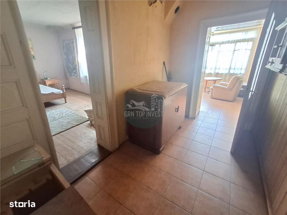 2 Apartamente la casa pivnita garaj in Cisnadie