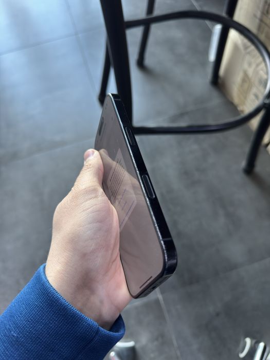 iPhone 16pro (256гб/89%АКБ)