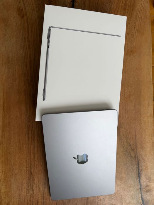 MacBook Air M2 13.6" / 16GB / 512GB – отлично състояние, 88% батерия