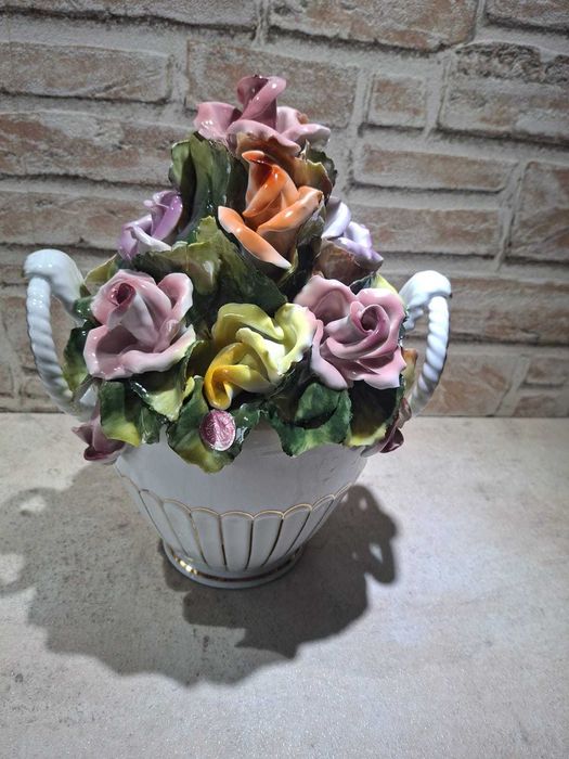 Set decorativ vaze cu flori din portelan