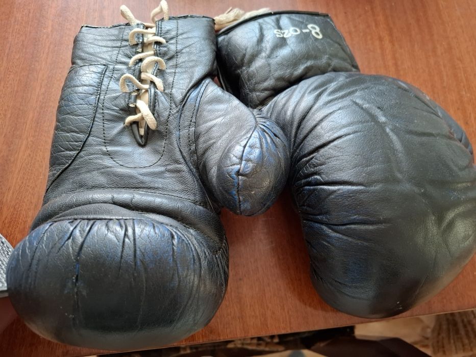 Для бокса мешок и перчатки
