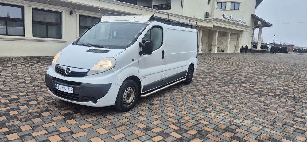 opel vivaro motor 2l 116cp 2008 3 locuri fara variante