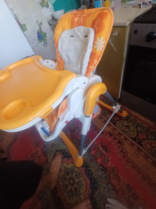 Продам детский столик