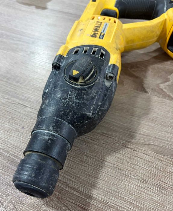Акумулаторен перфоратор Dewalt DCH133N 18 V