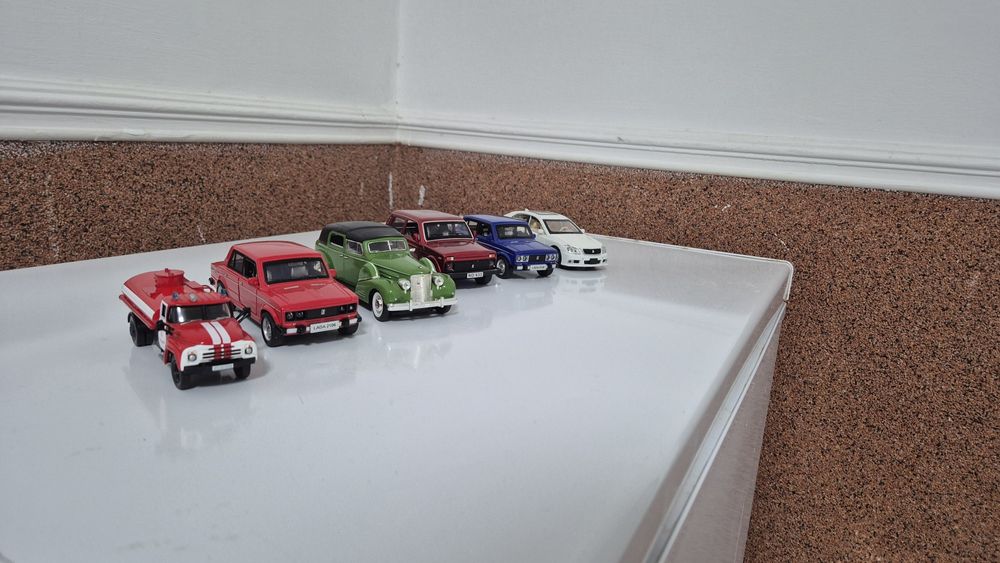 Продам модели  (масштабные коллекционные автомобили)
