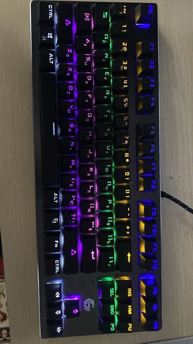 Продам клавиатуру