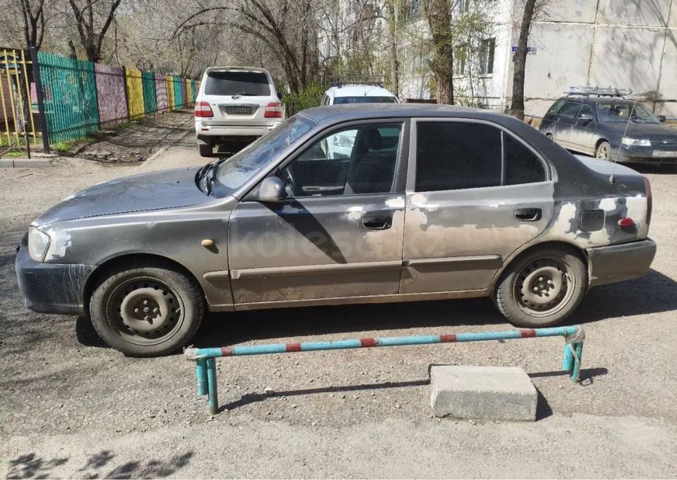 Продам машину автомат на ходу