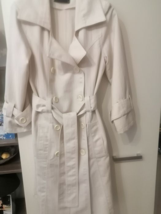 Дамско палто цвят шанпанско