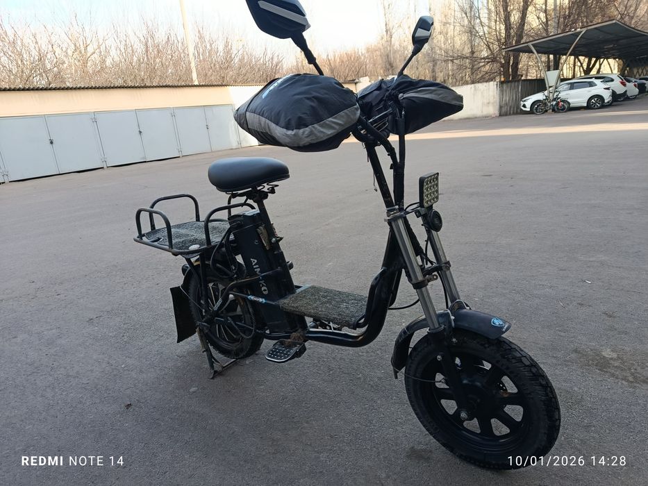 Monster skuter elektrovelik