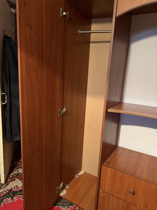 Шифоньер деревянный б/у