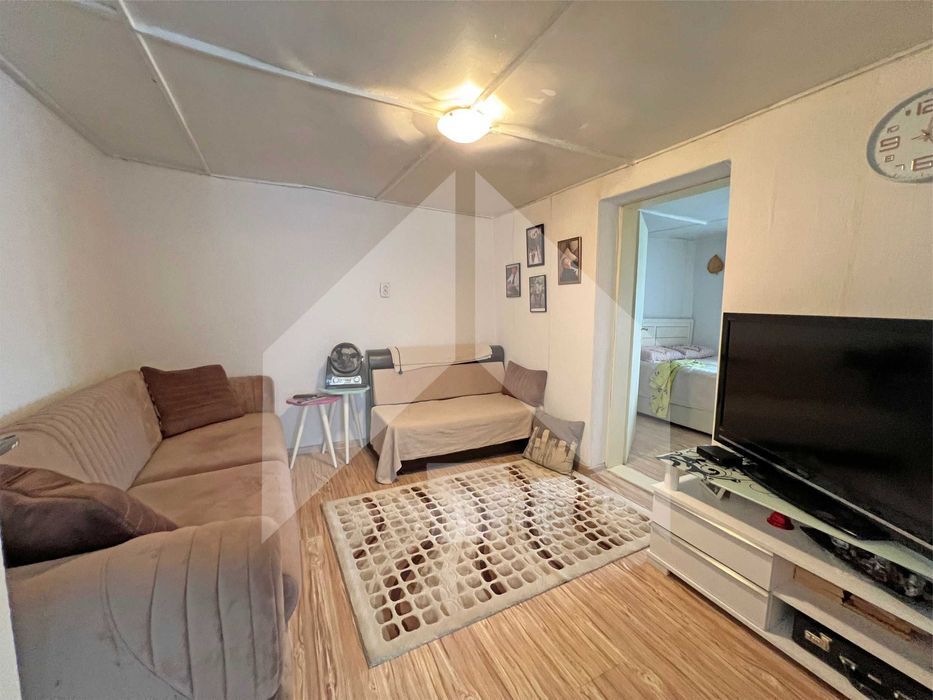 Продава еднофамилна, едноетажна къща в с. Средня (Шумен). ТОП имот!