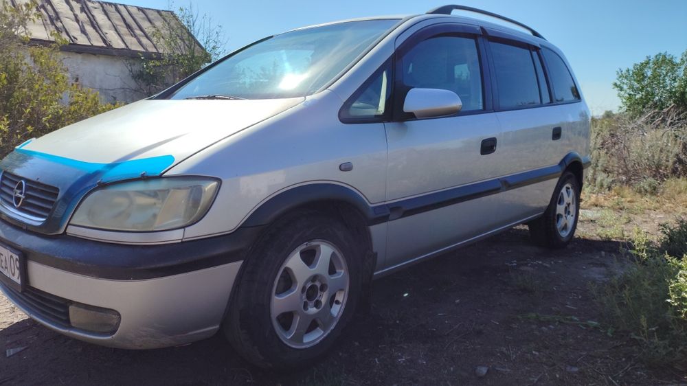 Продам Opel Zafira 1,6 2002 года