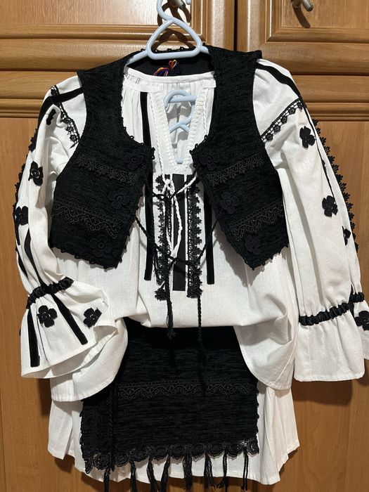 Costum popular pentru fetițe