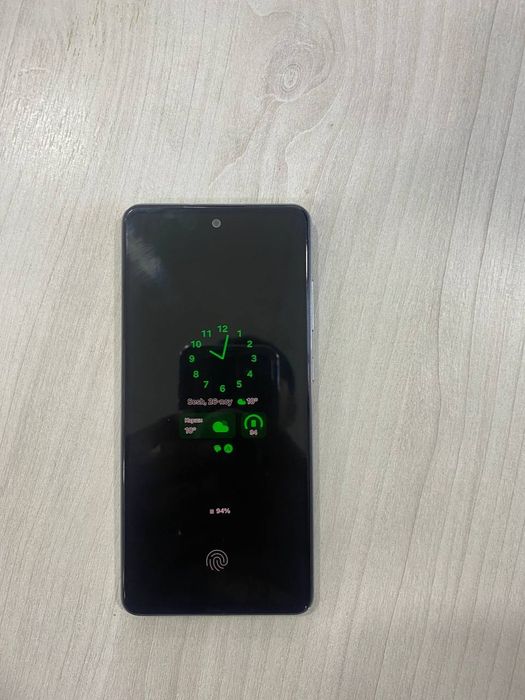 Telefon A 52  100% garantiya hech qanday aybi yuq studentman pul kera