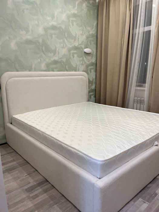 Двуспальные кровати