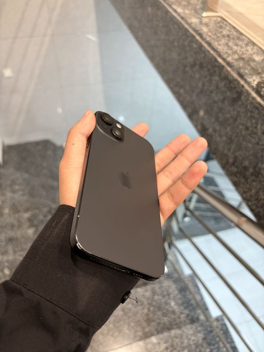 Срочно продается Iphone 15 plus 5g ямкость 87