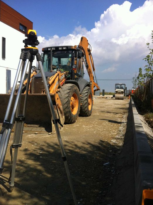 Buldoexcavator cu Foreză 3 m și Picon – Echipa 3-4 muncitori