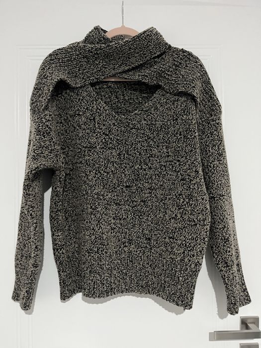 Pulover Zara.