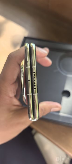 Huawei mate x 6.        12 512 gb