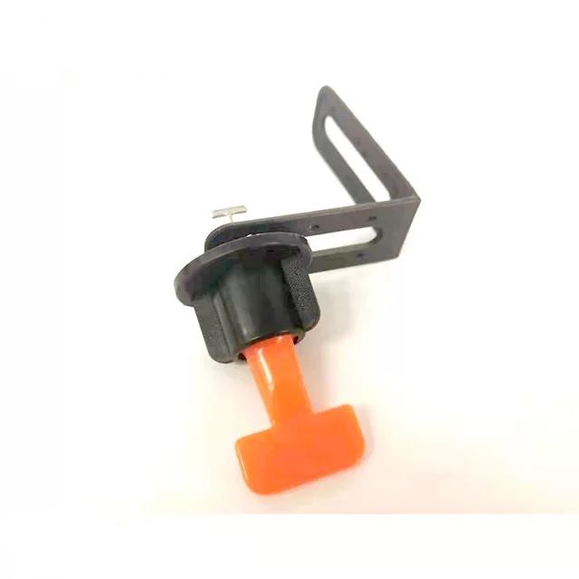 Уголки для системы выравнивания плитки.