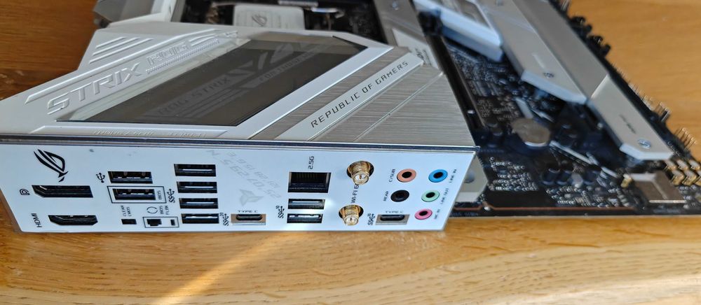 Дънна платка / Дъно ASUS Rog Strix Z690-A Gaming WiFi Mainboard