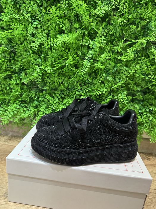 Дамски обувки с камъни