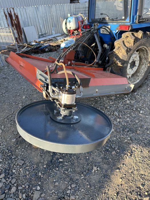 Отклоняваща секция за косачка