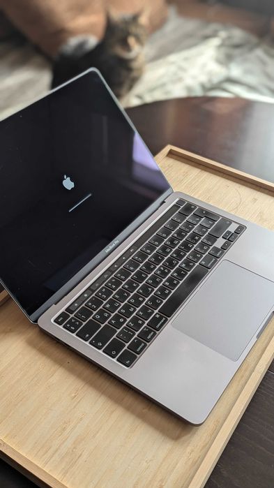 MacBook Pro 13 (2020) — i7 / 32GB RAM / 512GB SSD