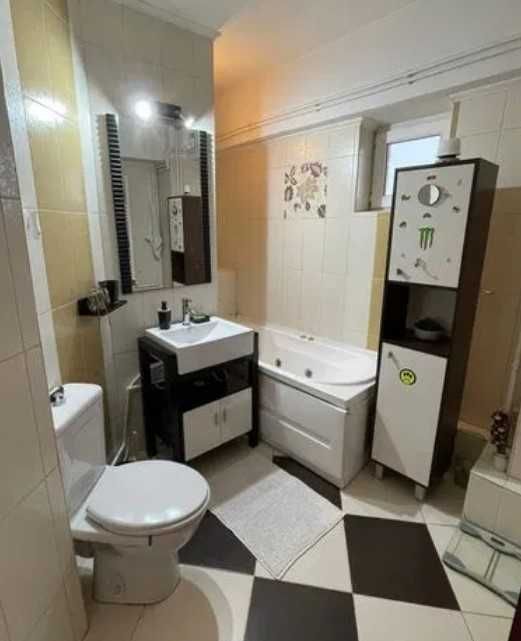 Дава се под наем Четиристаен апартамент в Пловдив, Каменица 1 - 120 кв.м за 418.71 € - Снимка #1