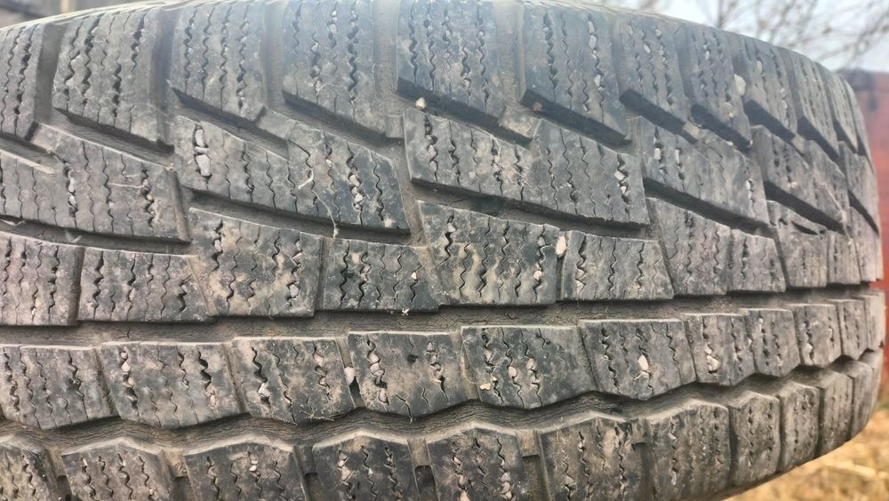 Продам шины зимние