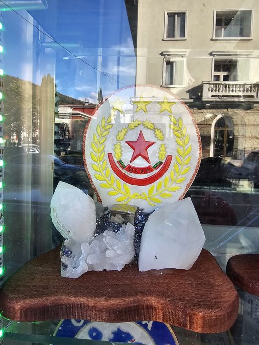 Изработка на футболни емблеми с кристали