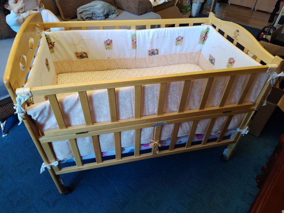 Детская кроватка