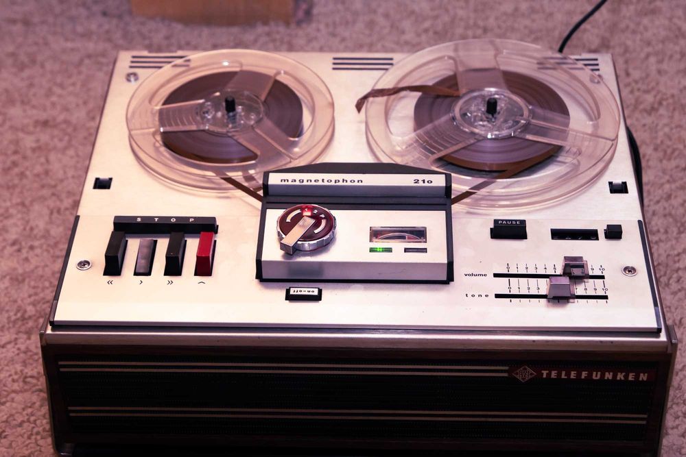Magnetofon Telefunken 210