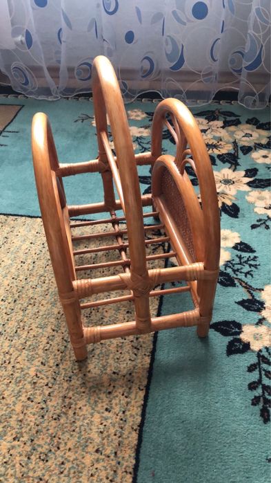 Продам газетницу из ротанга