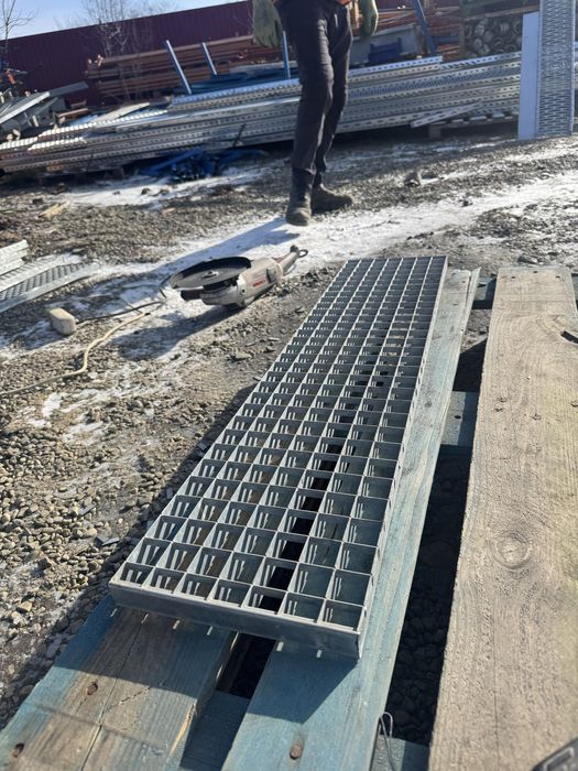 Vand trepte/gretare zincate la cel mai bun pret livram in toata tara