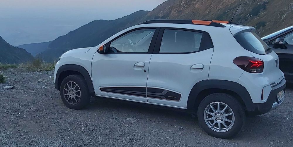 Vând Dacia Spring Comfort PLUS – IMPOZIT 40 LEI