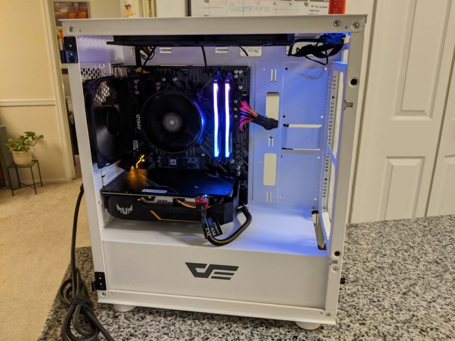 Configurez si construiesc PC-uri!