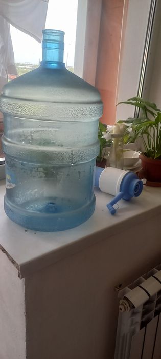 Бутыль для воды и диспенсер бу.продам.