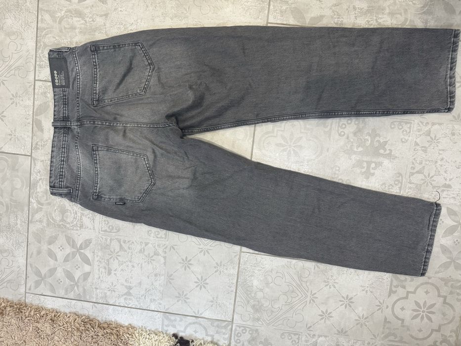 Мъжки дънки Cropp и Bershka