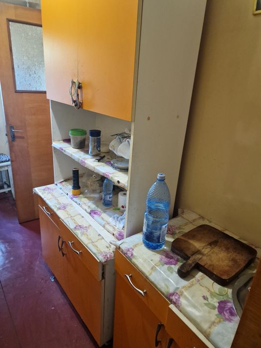 Mobila veche de vanzare
