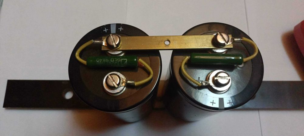 condensatori  industriali  350v/6000micro si 600v/260micro