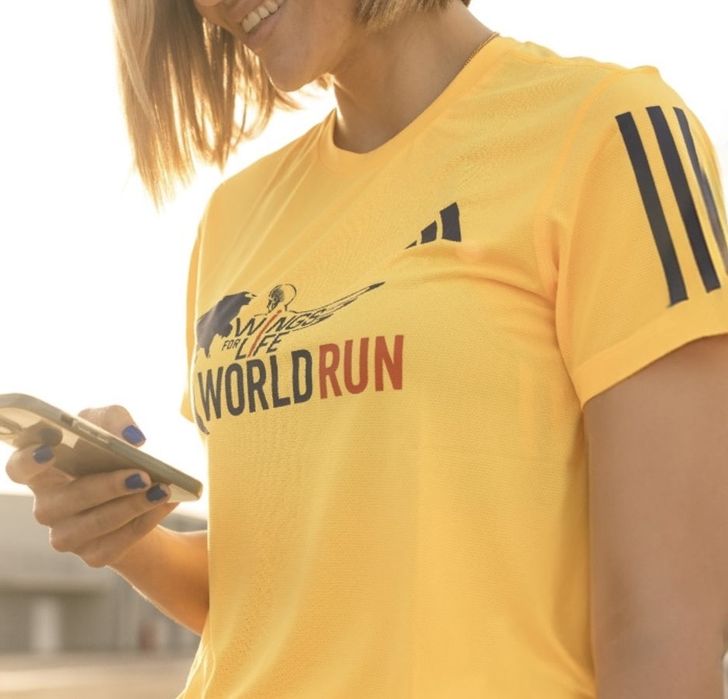 Нова дамска тениска за бягане Adidas размер M