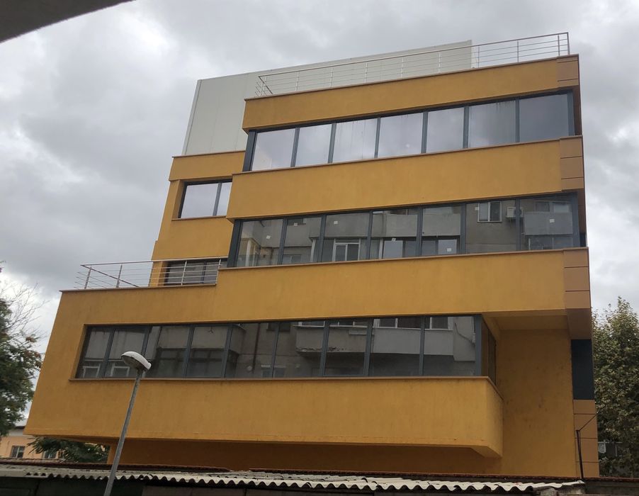 Inchiriez cladire ultracentrala D+P+4E