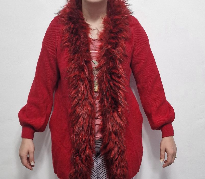 Cardigan rosu nepurtat