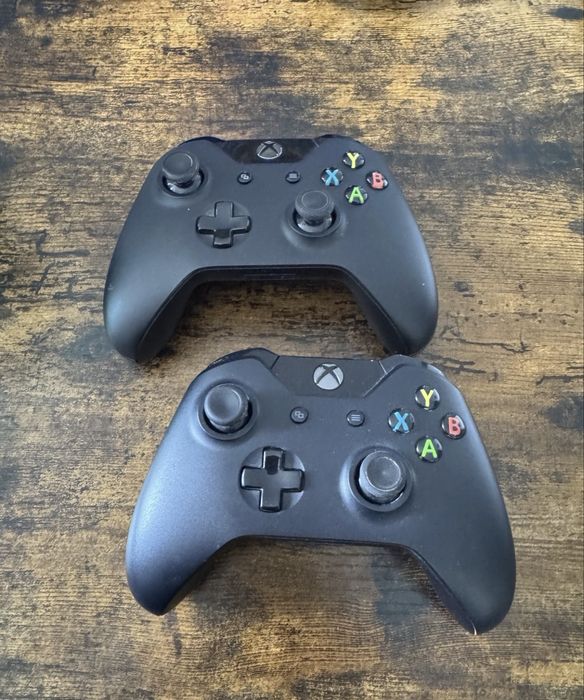 Xbox series X + 2 controllere