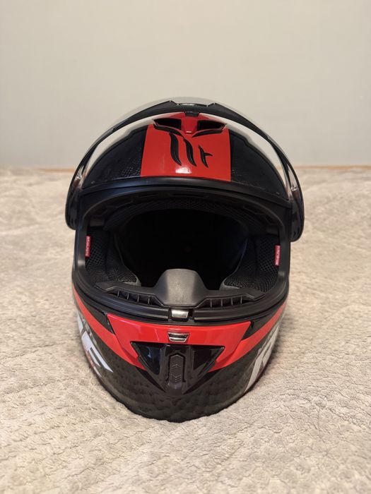 Mt pro carbon каска за мотор