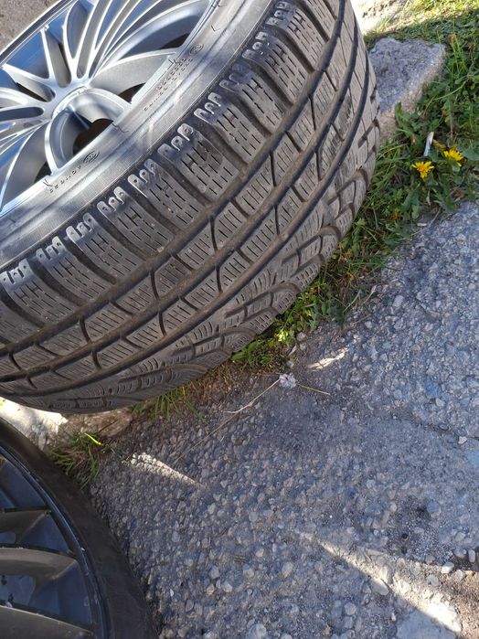 Запазени зимни гуми поне два сезона ще искарат ощте 235.45.r18