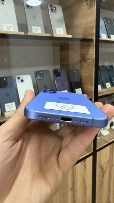 iPhone 16
