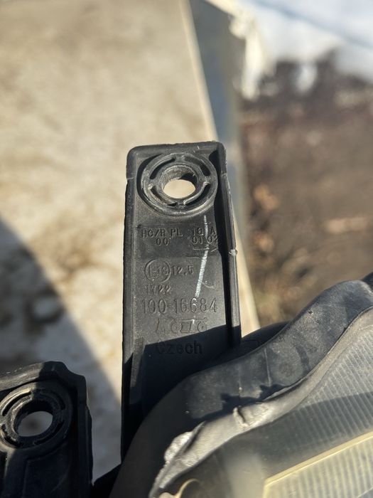 Фары Koito оригинал Suzuki SX4 2012